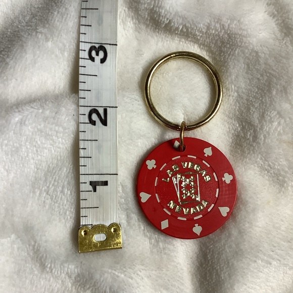 NWOT Las Vegas Poker Chip Key Ring - Picture 2 of 3